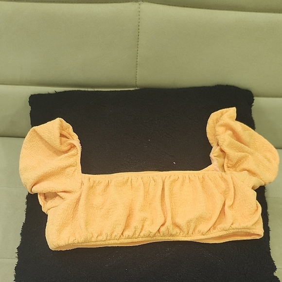 H&M Divided Mustard Yellow Top - Picture 2 of 4